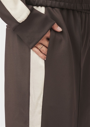 Puggy track suit buks Dark Brown Neo Noir 
